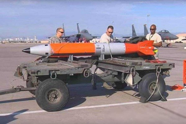 再提供数十亿美元军事援助放开打：导弹和重磅炸弹敞开供应！
